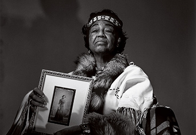 Bernice Forrest AM ’74 with family portrait